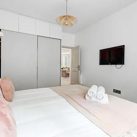 Apartment Haussmannienne De Luxe Au Coeur De 3eme *