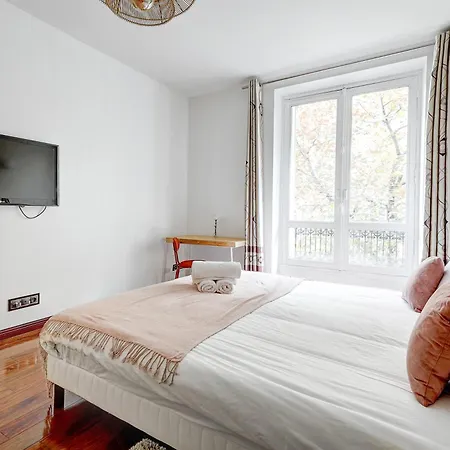 Apartment Haussmannienne De Luxe Au Coeur De 3eme *
